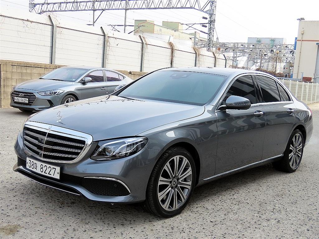 Mercedes Benz E class - Vista 2