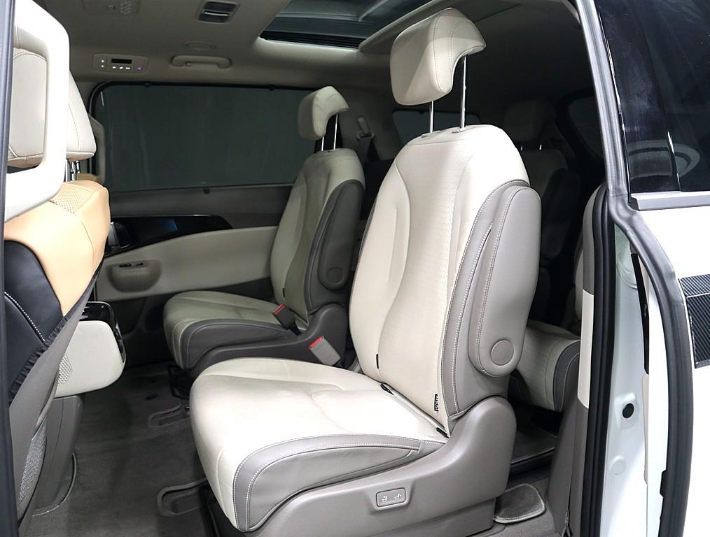 KIA Carnival - Vista 10