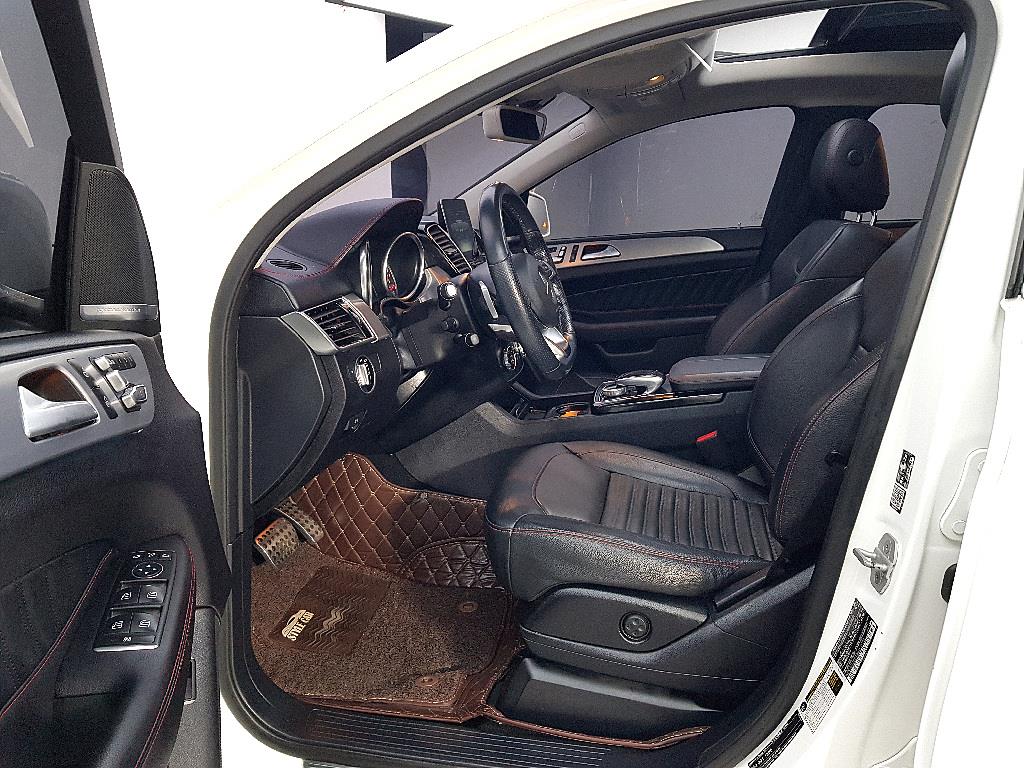 Mercedes Benz GLE Class - Vista 8