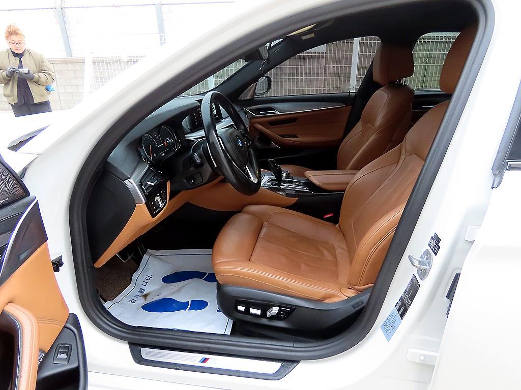 BMW 5 Series - Vista 5