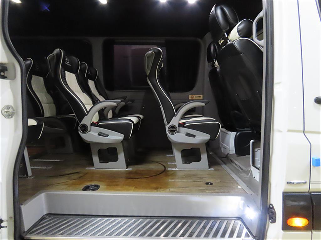 Mercedes Benz Sprinter - Vista 6