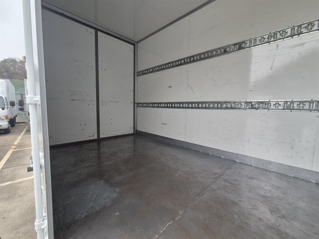 medium and large cargo truck - Vista 8