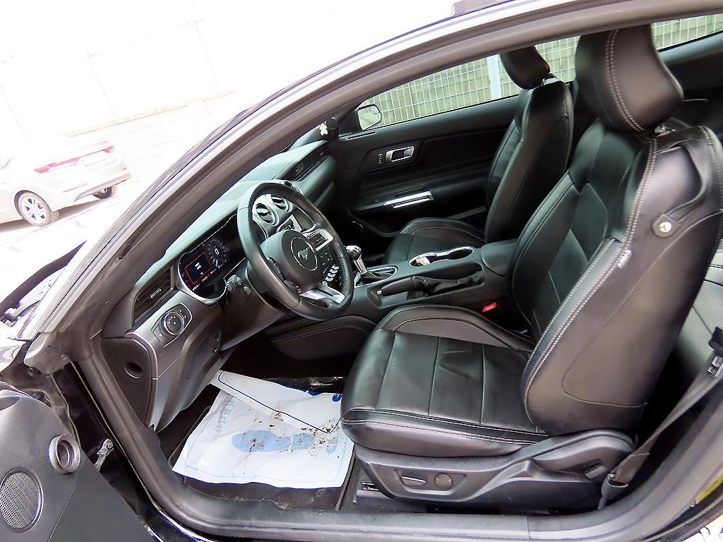 Ford Mustang - Vista 5