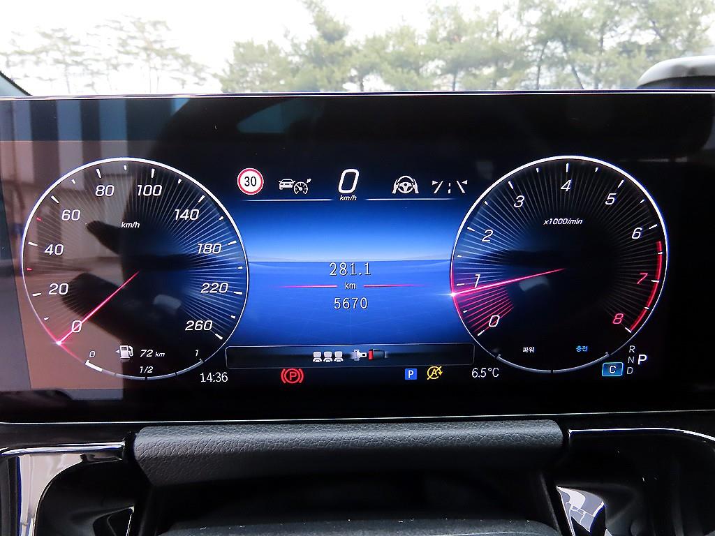 Mercedes Benz GLA Class - Vista 9