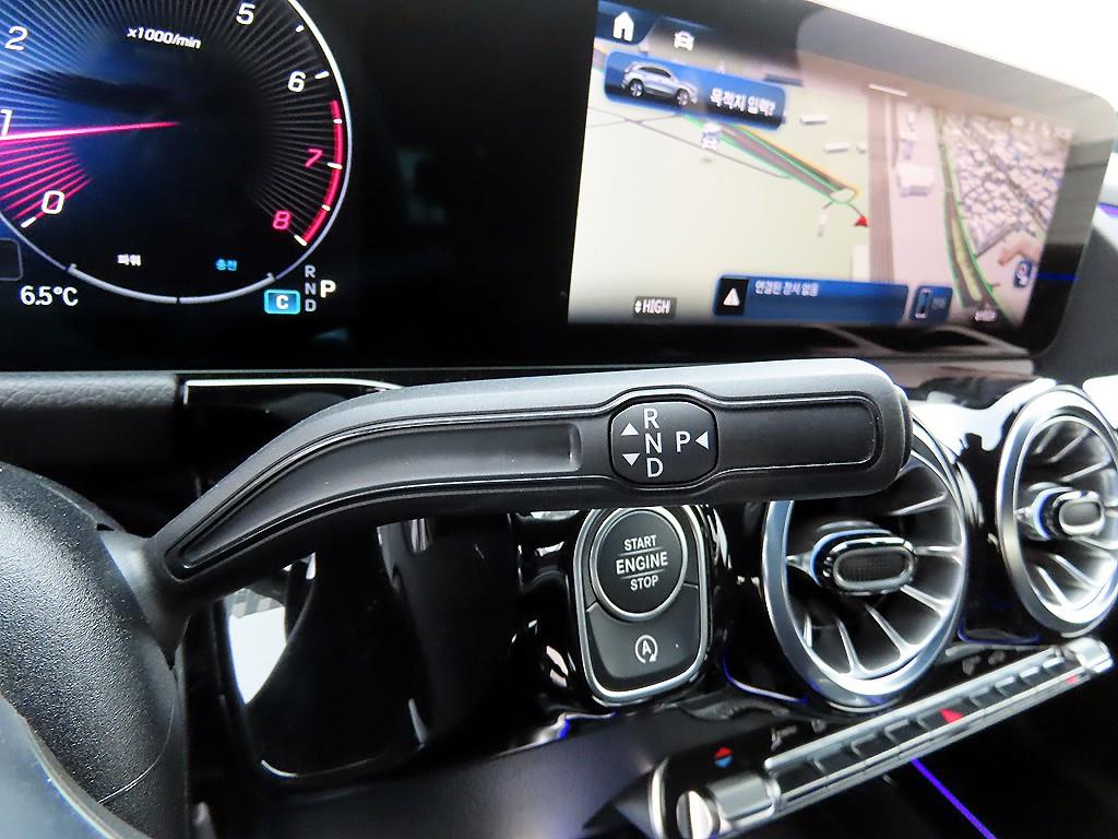 Mercedes Benz GLA Class - Vista 10