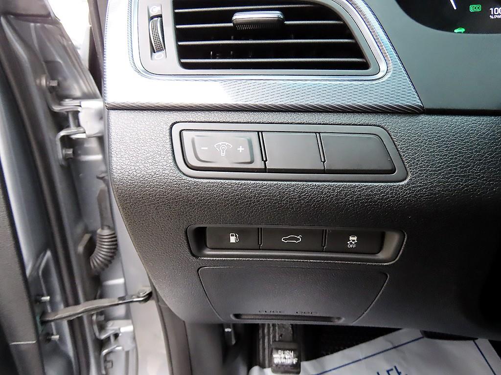 HYUNDAI Sonata - Vista 12