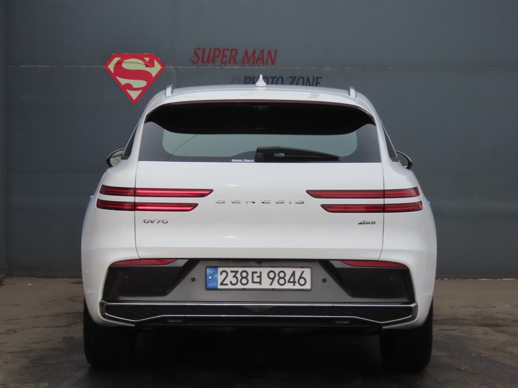 Genesis GV70 - Vista 7