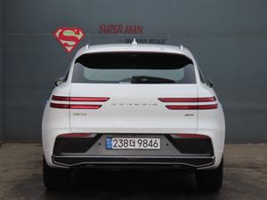 Genesis GV70 - Vista 8