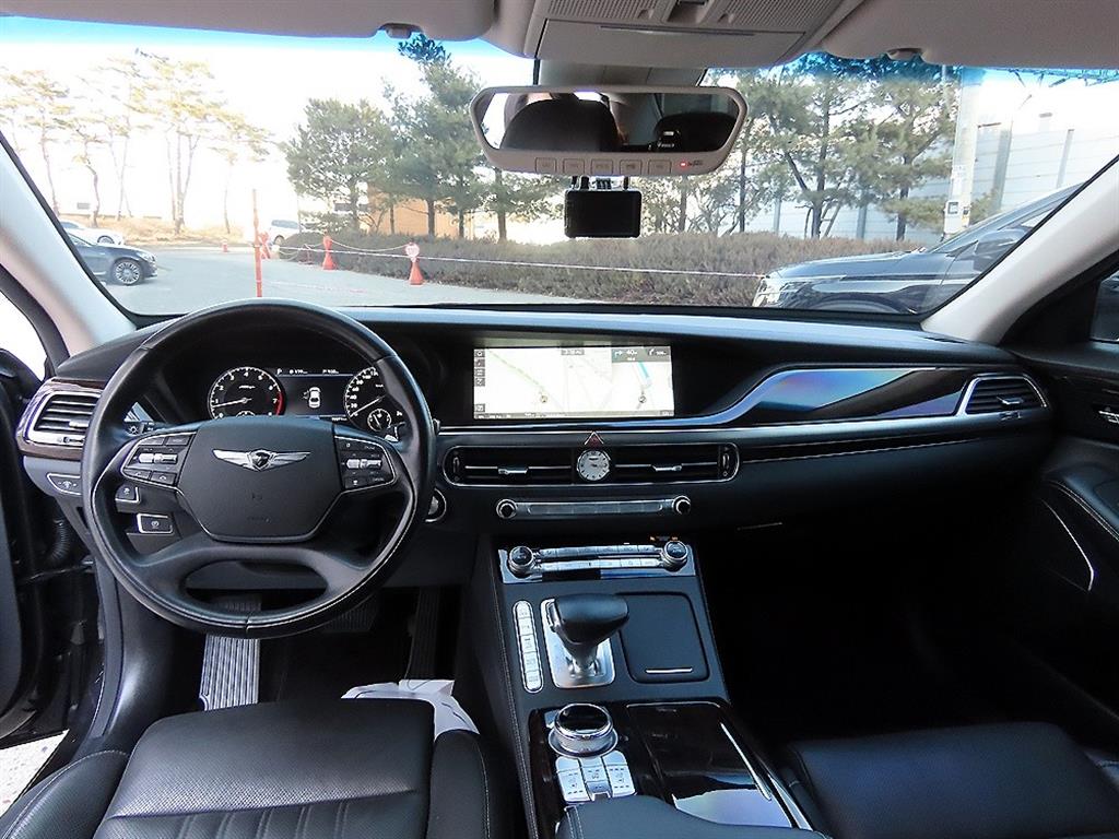 Genesis G90 - Vista 7