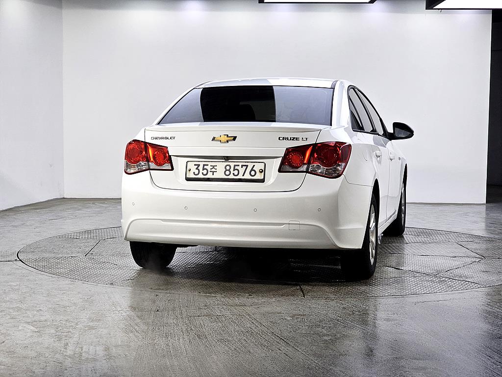 Chevrolet Cruise - Vista 3