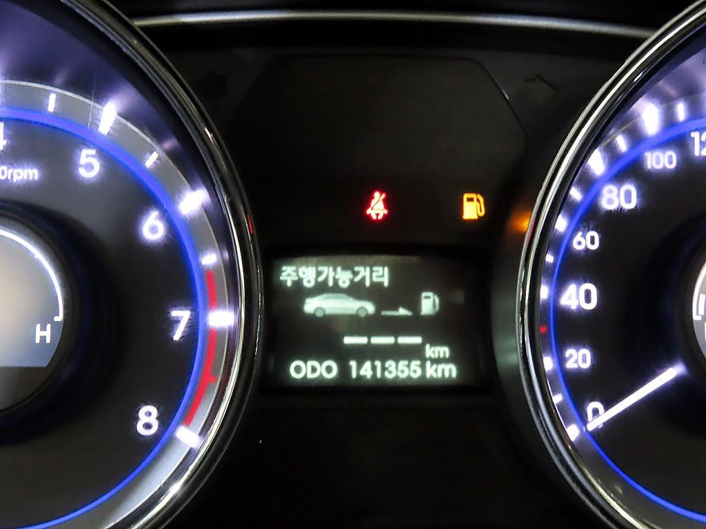 HYUNDAI Sonata - Vista 9