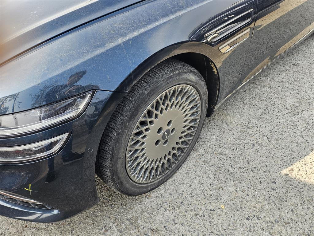 Genesis G80 - Vista 5