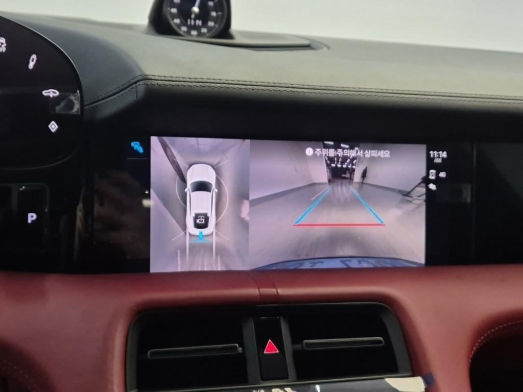 Porsche Taycan - Vista 10