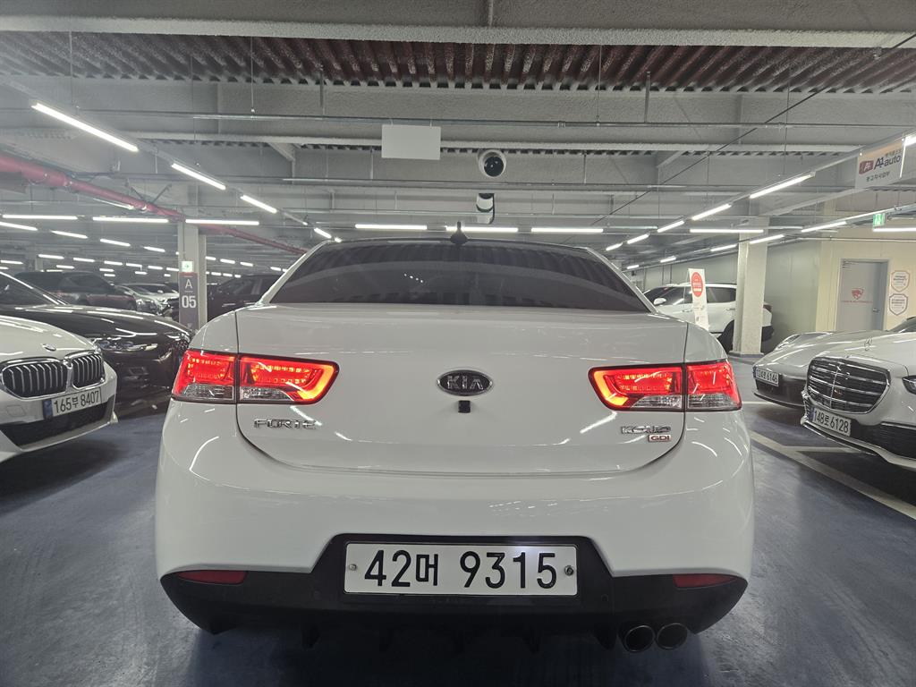 KIA Forte - Vista 5