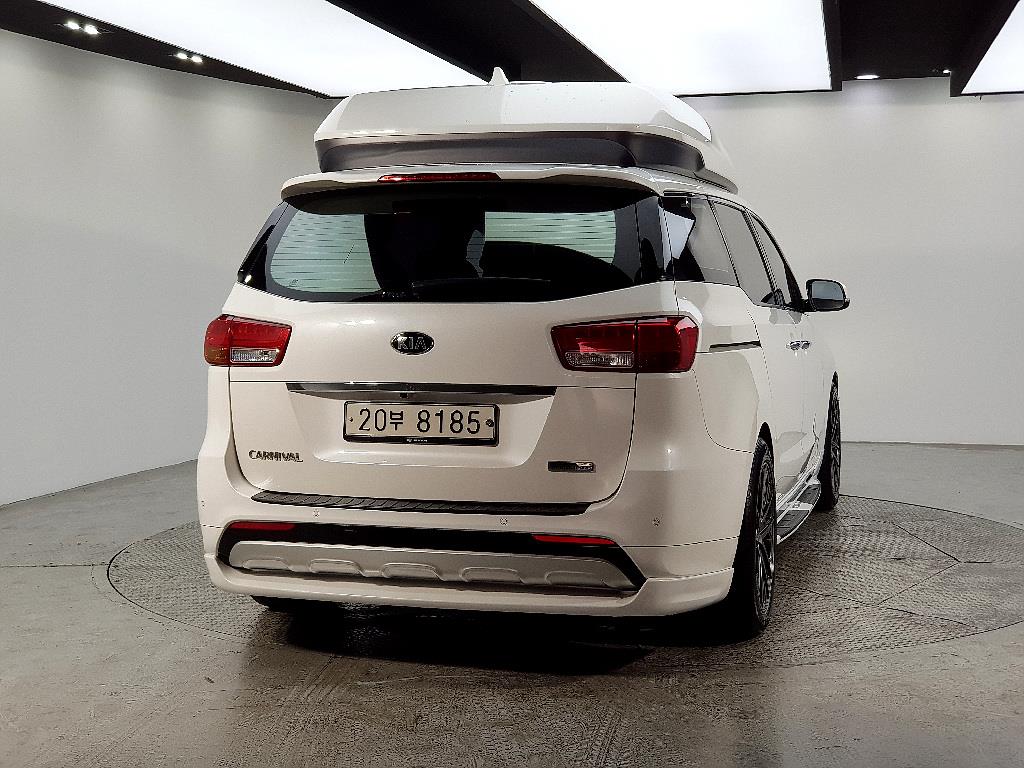 KIA Carnival - Vista 3