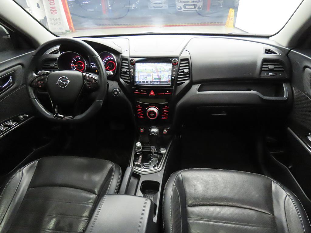 Ssangyong Tivoli - Vista 5