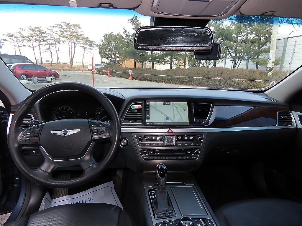 HYUNDAI Genesis - Vista 7