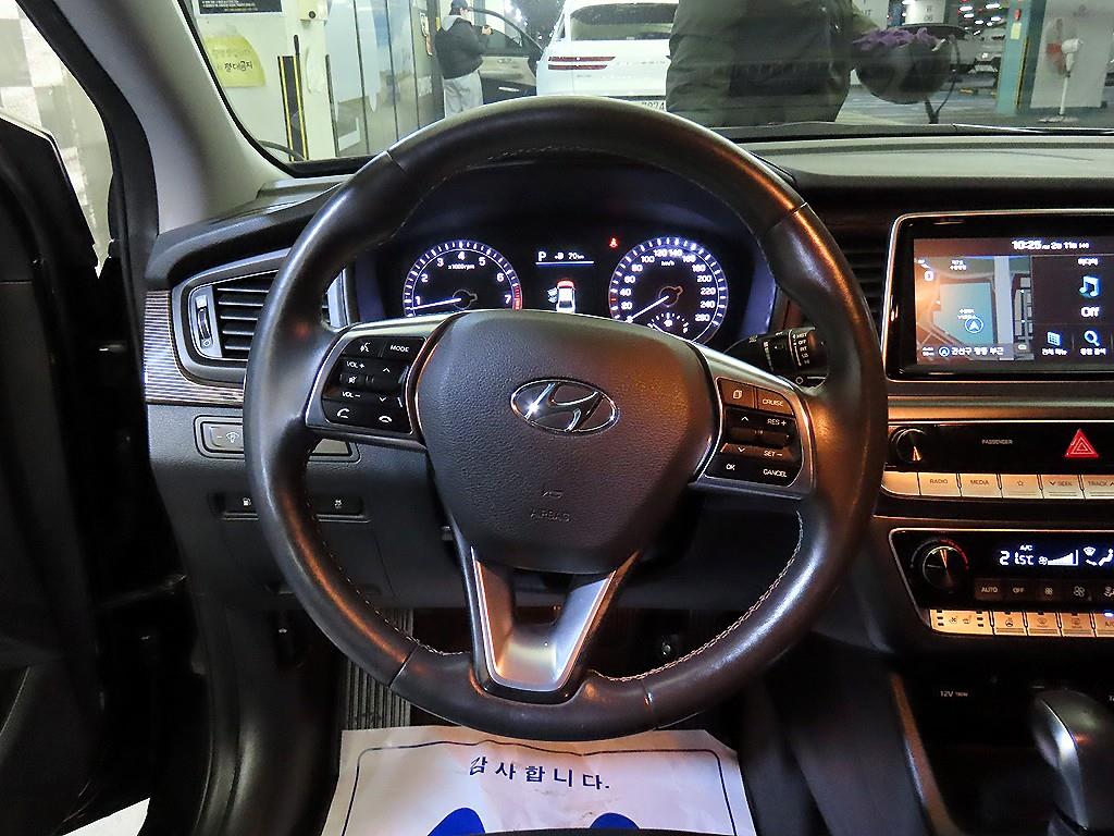 HYUNDAI Sonata - Vista 8