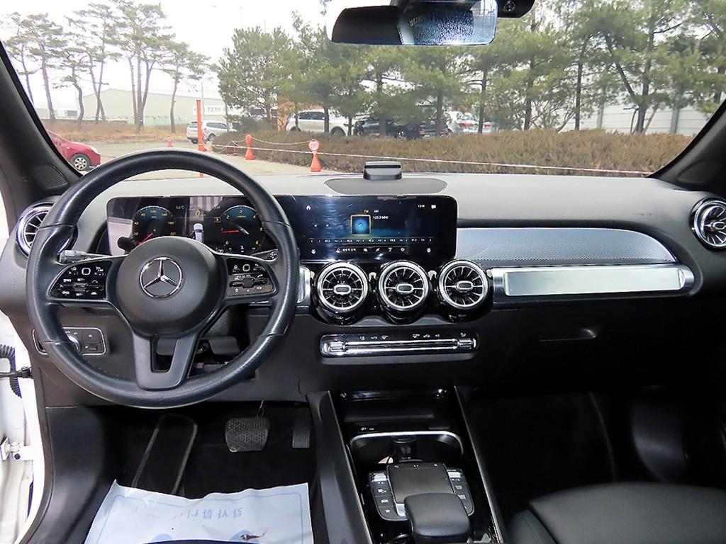 Mercedes Benz GLB Class - Vista 7