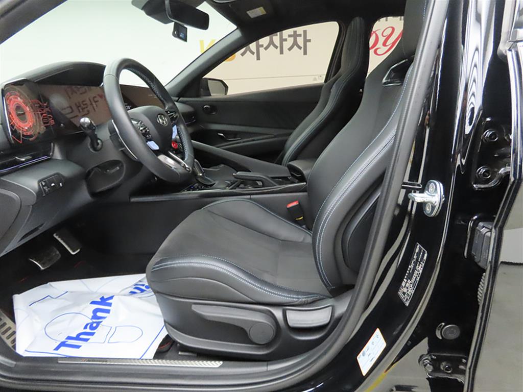 HYUNDAI Avante - Vista 5