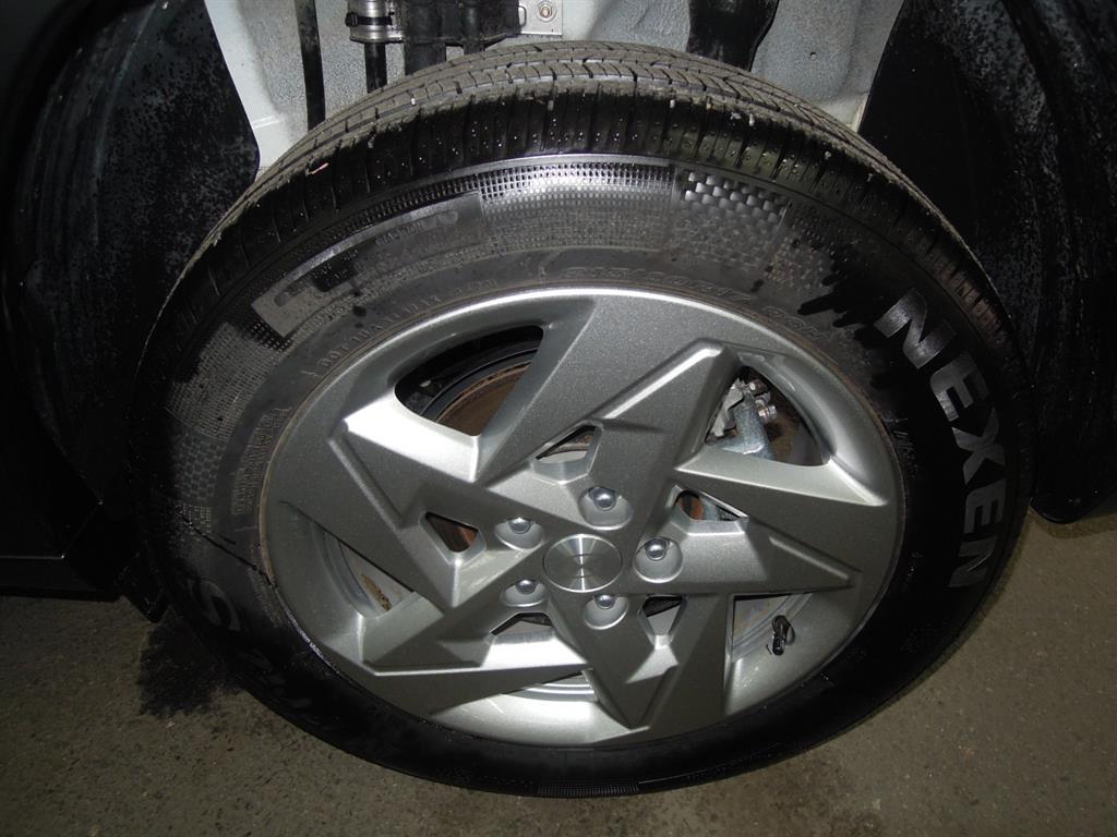 HYUNDAI Kona - Vista 11