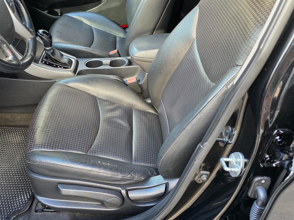 HYUNDAI Avante - Vista 9