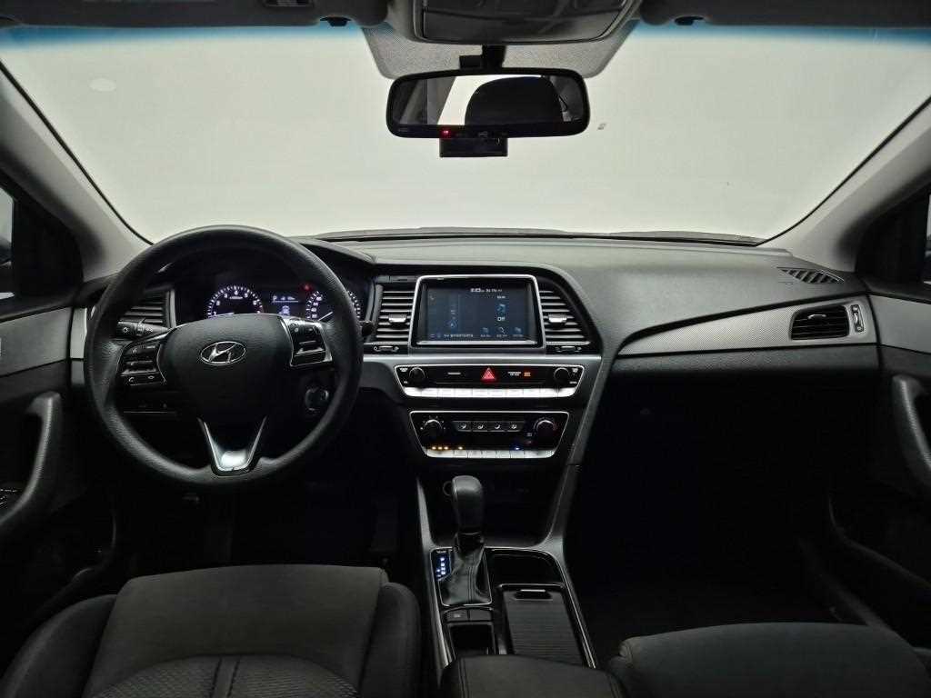 HYUNDAI Sonata - Vista 7