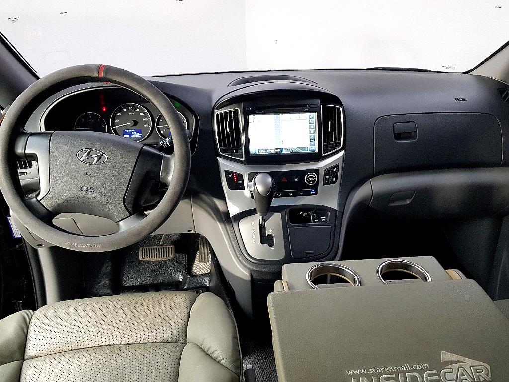 HYUNDAI Starex - Vista 5