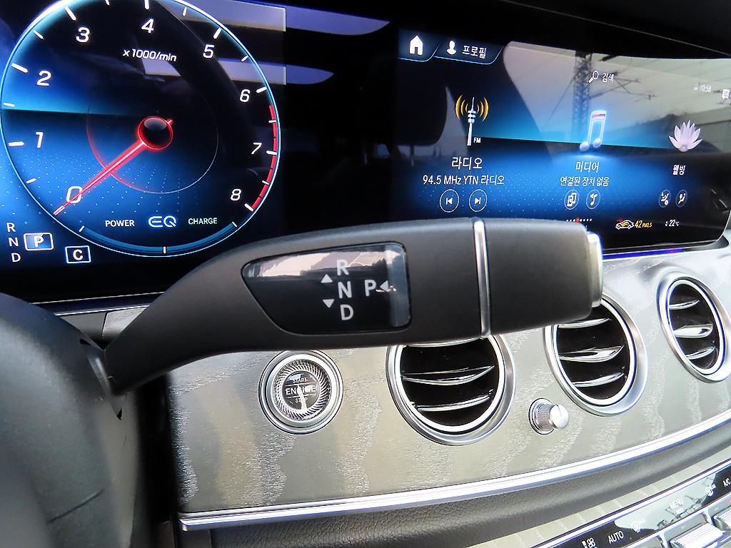 Mercedes Benz E class - Vista 11