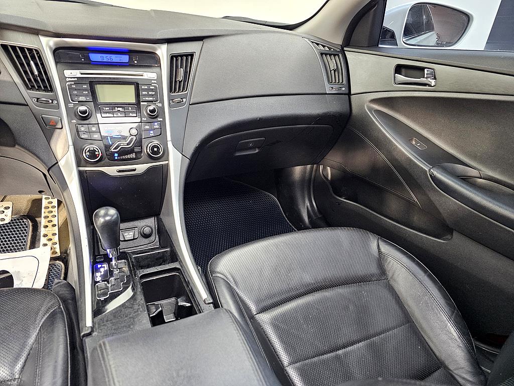 HYUNDAI Sonata - Vista 10