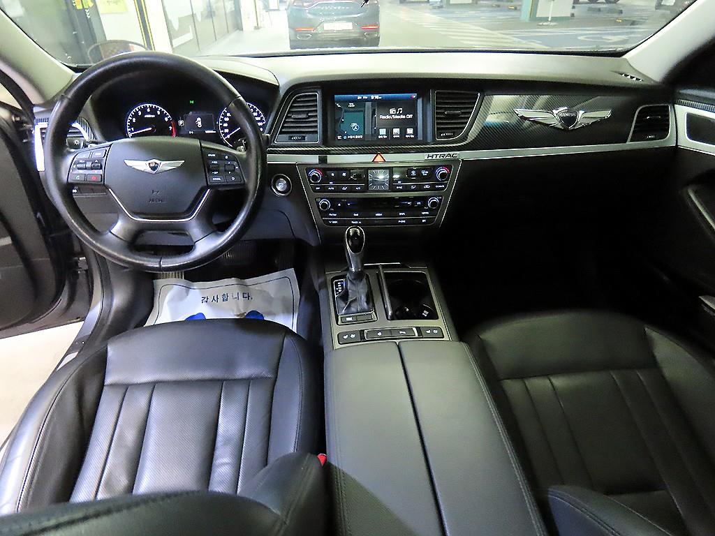 HYUNDAI Genesis - Vista 10