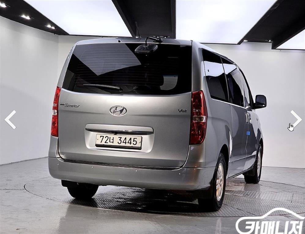 HYUNDAI Starex - Vista 3