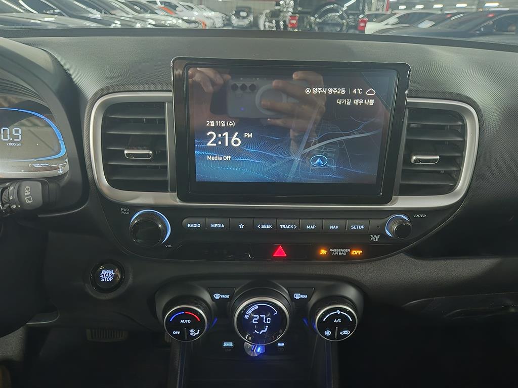 HYUNDAI Venue - Vista 8