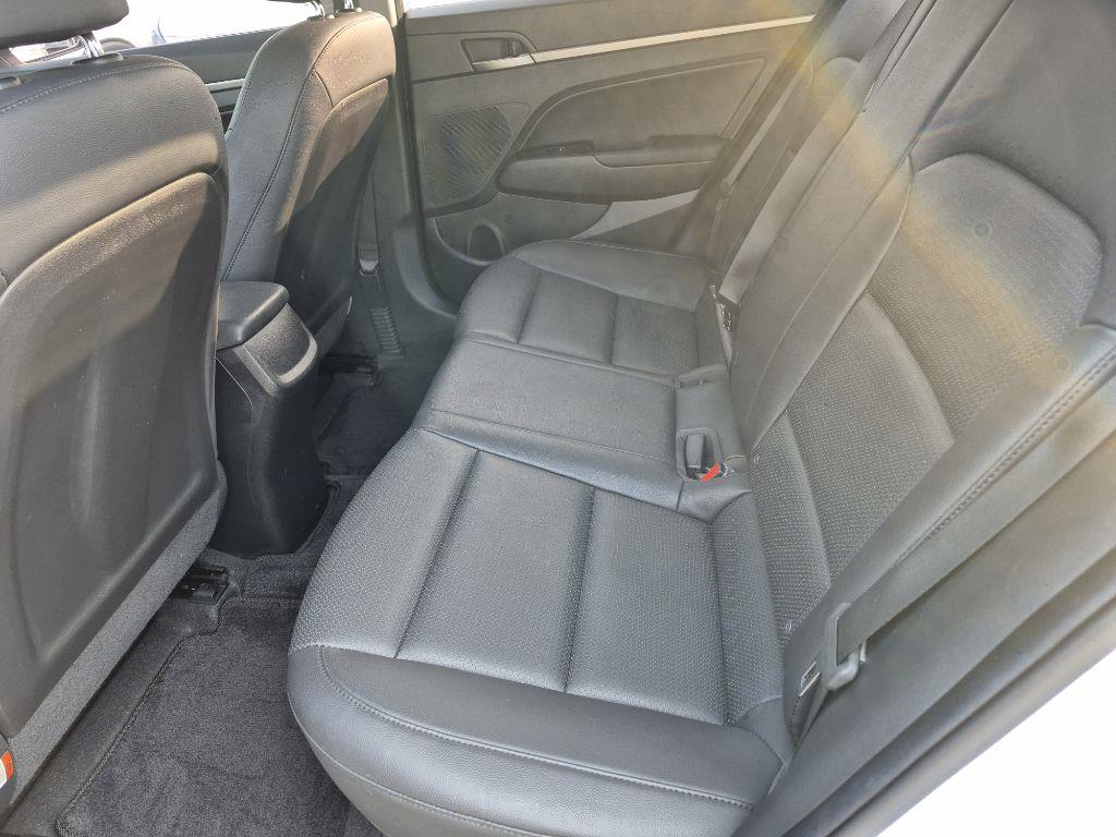 HYUNDAI Avante - Vista 9