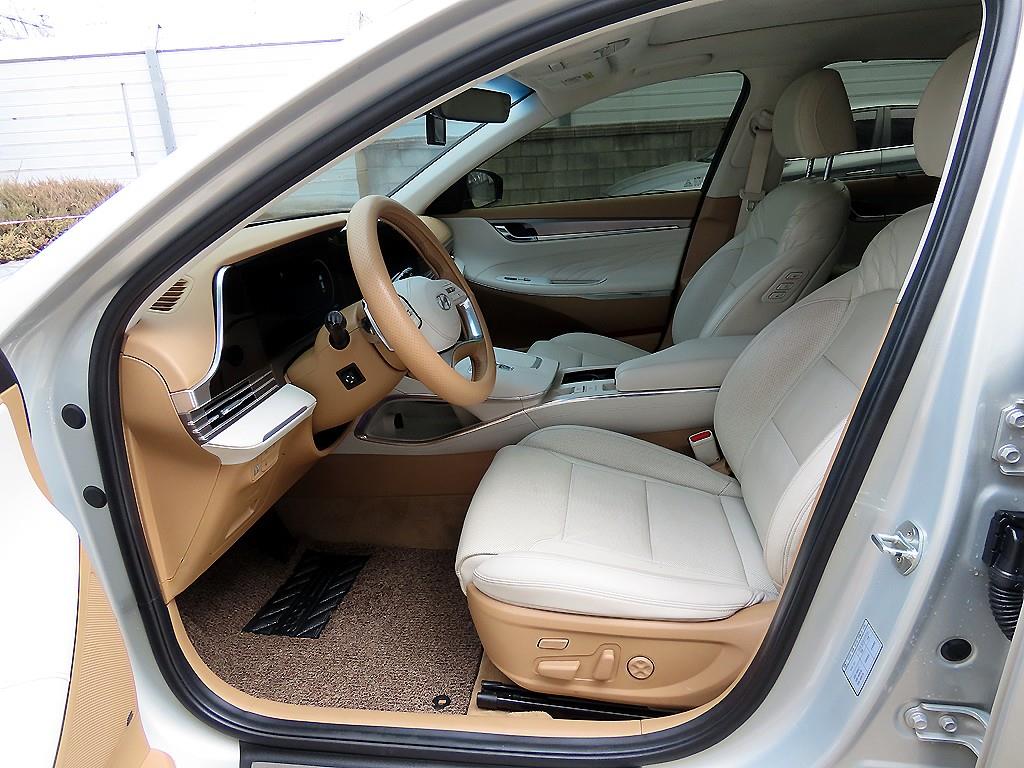 HYUNDAI Grandeur - Vista 5