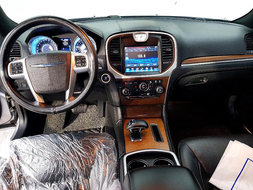 Chrysler 300C - Vista 5