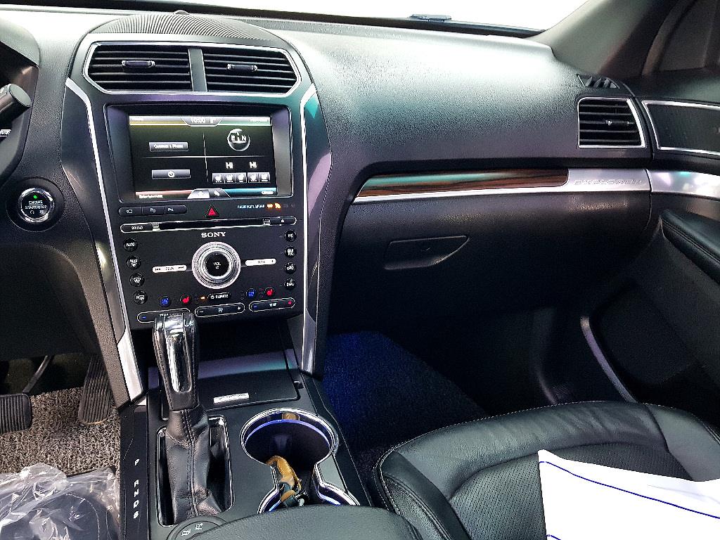 Ford Explorer - Vista 10