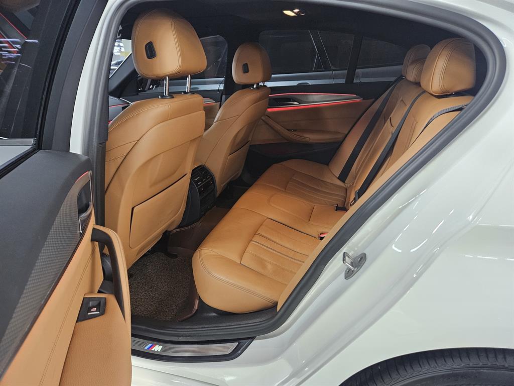 BMW 5 Series - Vista 5