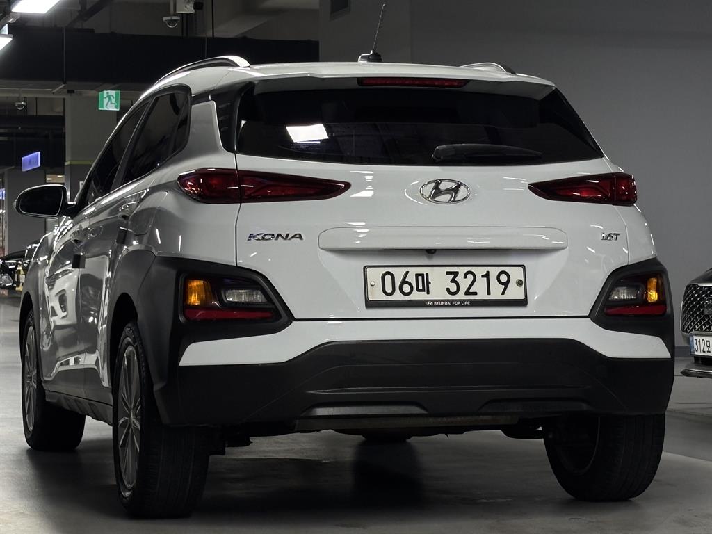 HYUNDAI Kona - Vista 6