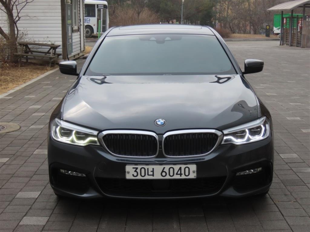 BMW 5 Series 2018 Gris - Importación desde Corea - HF Imports Iquique - Foto 1