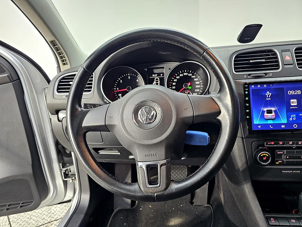 Volkswagen Golf - Vista 12