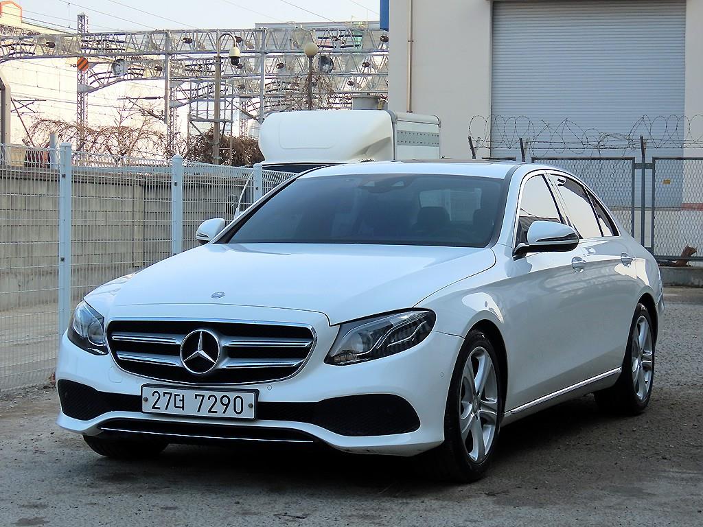 Mercedes Benz E class - Vista 2