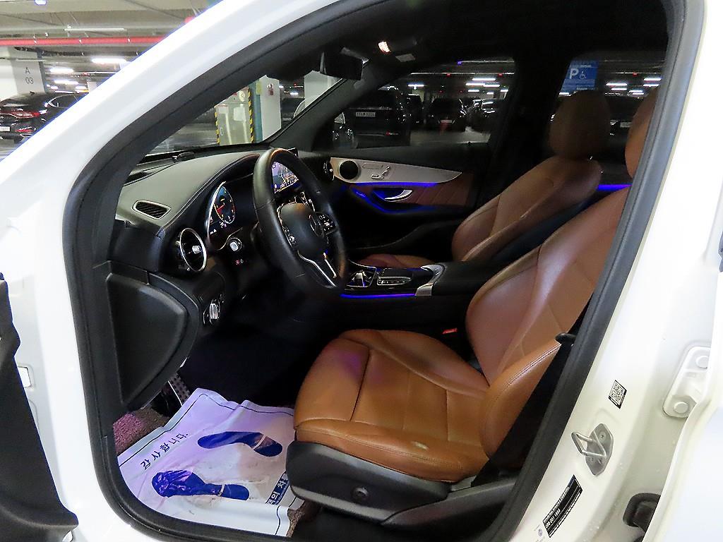 Mercedes Benz GLC Class - Vista 6