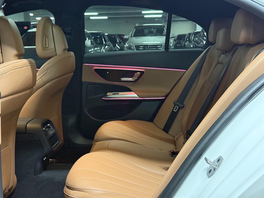 Mercedes Benz E class - Vista 11