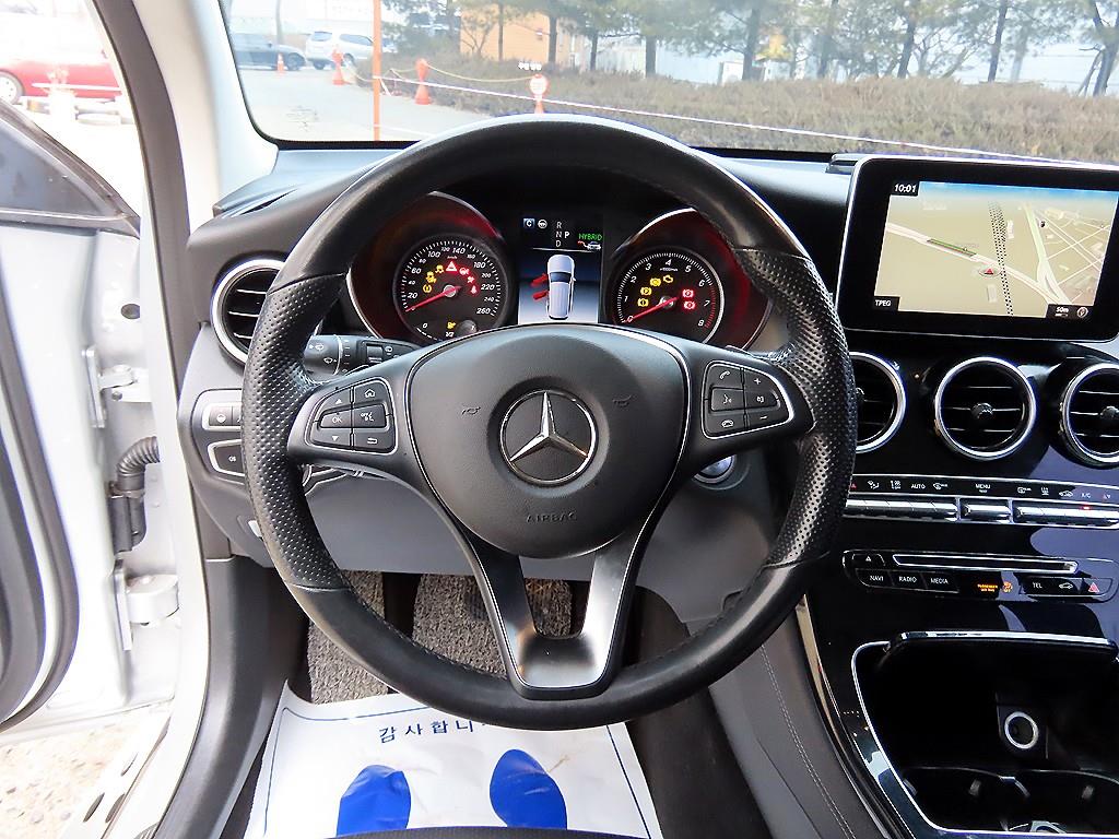 Mercedes Benz GLC Class - Vista 8