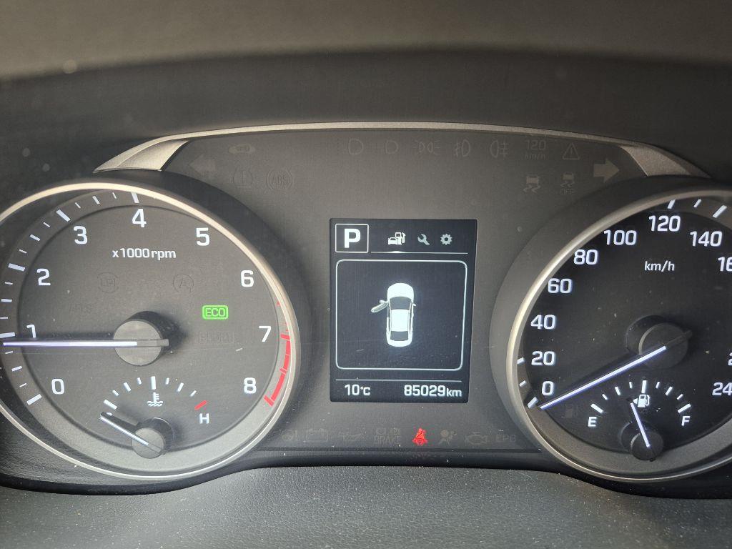 HYUNDAI Avante - Vista 11