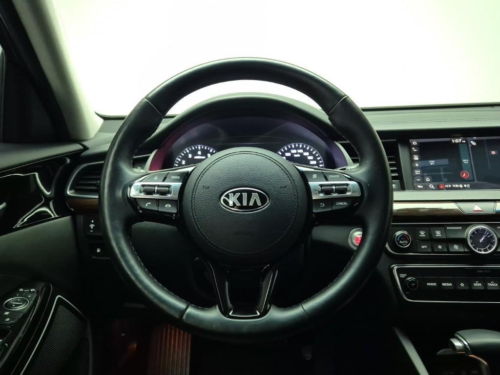 KIA K7 - Vista 9