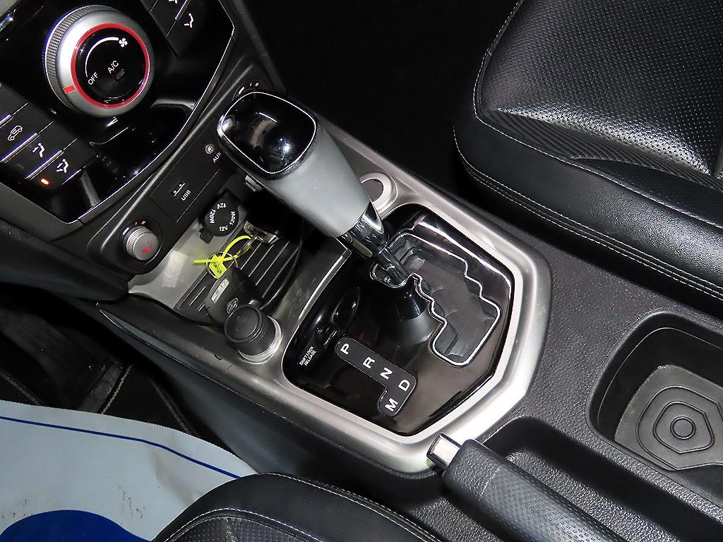 Ssangyong Tivoli - Vista 12