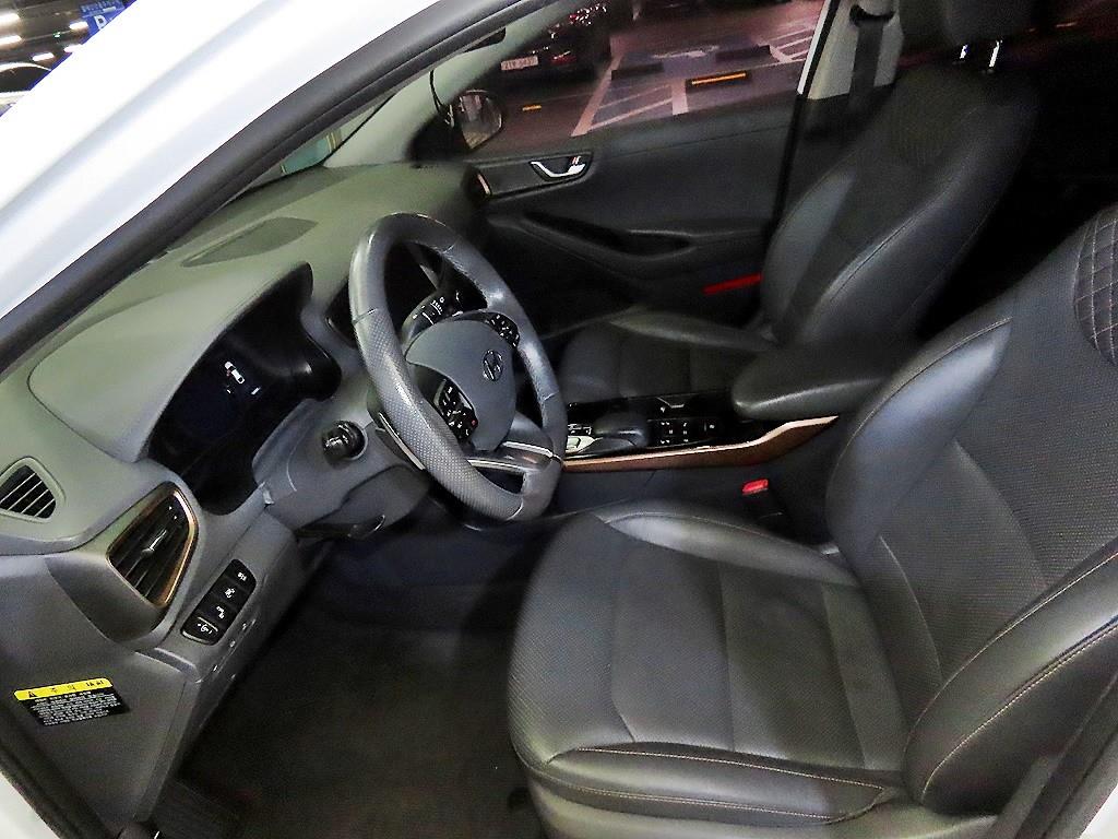 HYUNDAI Ioniq - Vista 6