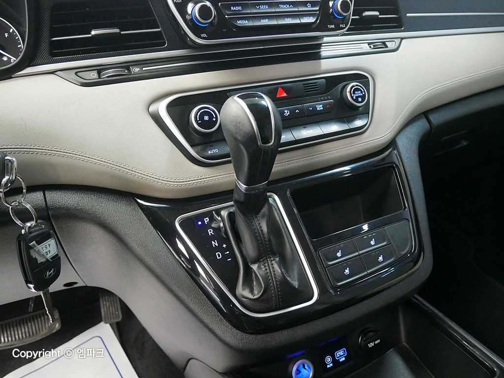 HYUNDAI Starex 2019 Negro - Importación desde Corea - HF Imports Iquique - Foto 18